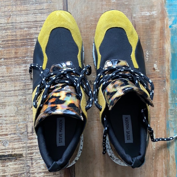 New Steve Madden Sneakers - Picture 3 of 3